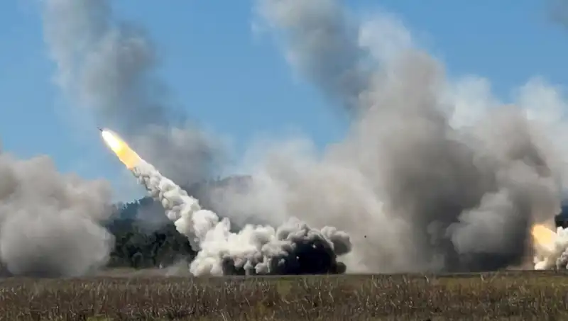 Avustralya'nın En Büyük Askeri Tatbikatında HIMARS Atışı: Tarihi Bir İlk