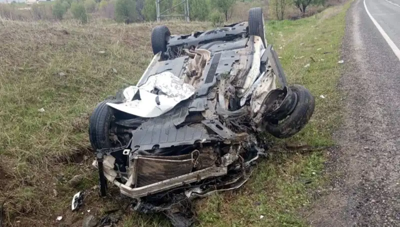 Domuz Yolda Karşısına Çıkan Araçla Kazaya Neden Oldu: Bir Kayıp, Altı Yaralı
