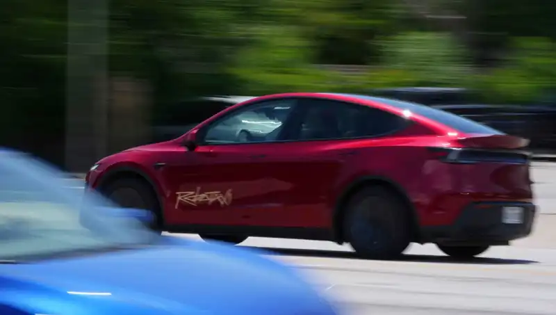Tesla'nın Robotaxi Projesi: Hız Sınırını Aşınca Hayal Kırıklığı Yarattı