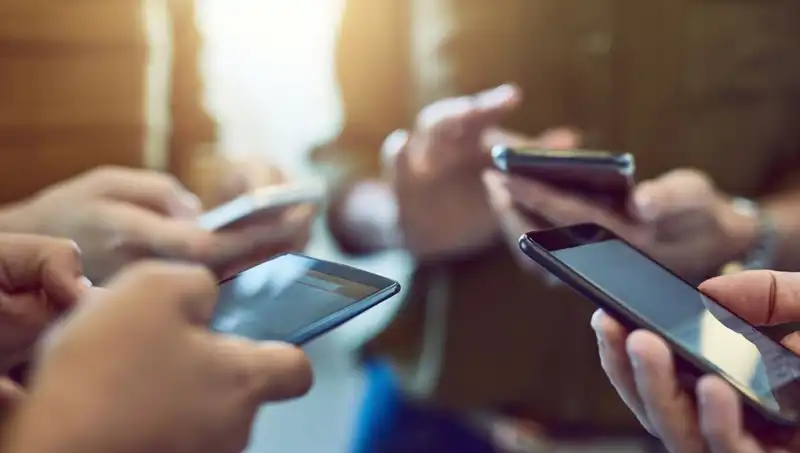 Oppo A5 Pro 4G: Akıllı Telefon Pazarında Fırtına Gibi Esiyor!