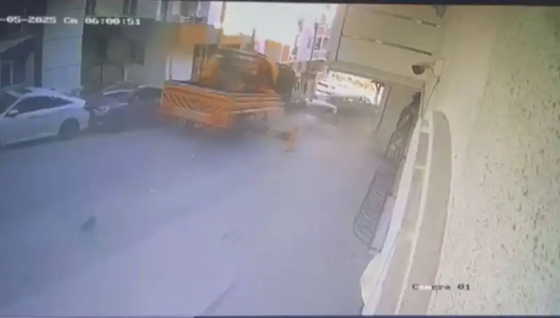 Kontrolden Çıkan Vinç, 23 Araca Çarparak Nasıl Durduruldu?