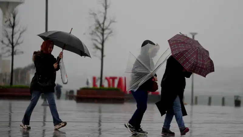 İstanbul'da Kuvvetli Sağanak Yağış Bekleniyor: Hazırlıklı Olun!