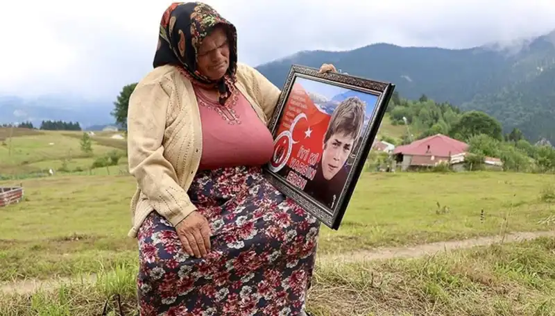 DEM Parti, Eren Bülbül'ün Annesine Özel Bayram Mesajı Yayınladı