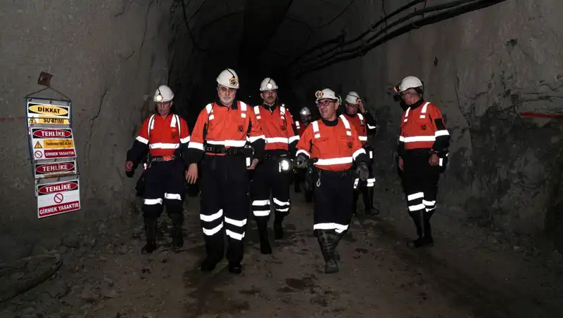 Bakan Işıkhan Altın Madeni Ziyaretiyle Yeni Yatırımları Müjdeledi