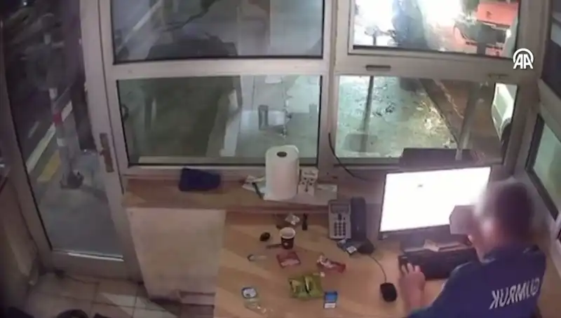 Kapıkule'deki Rüşvet Skandalında 23 Gümrük Memuru Tutuklandı: Olaya Dair Tüm Ayrıntılar