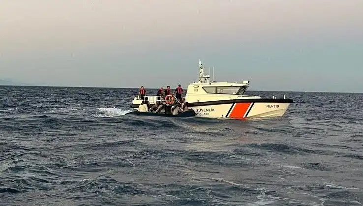 Ayvacık Açıklarında 17 Göçmen Ele Geçirildi: Detaylar ve Gelişmeler
