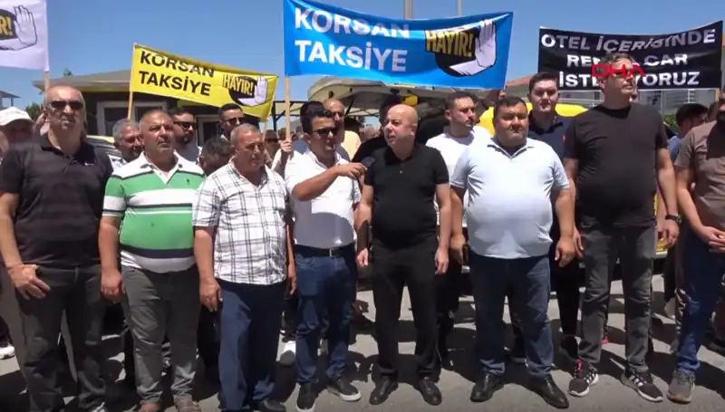Belek'te Taksiciler Kontak Kapatma Eylemiyle Dikkatleri Üzerine Çekti