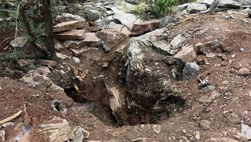 Eski Vali ve Emekli Albay Define Avında Yakalandı: Olayın Sır Perdesi