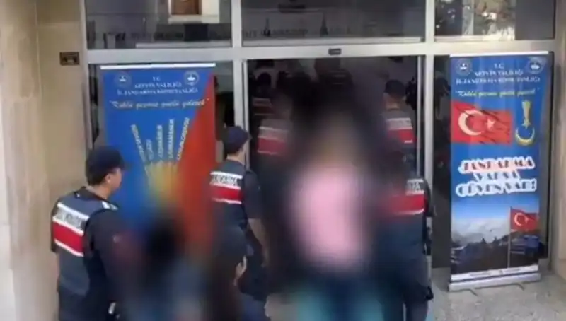 Türkiye Genelinde FETÖ Operasyonları: 30 İlde 65 Şüpheli Tutuklandı