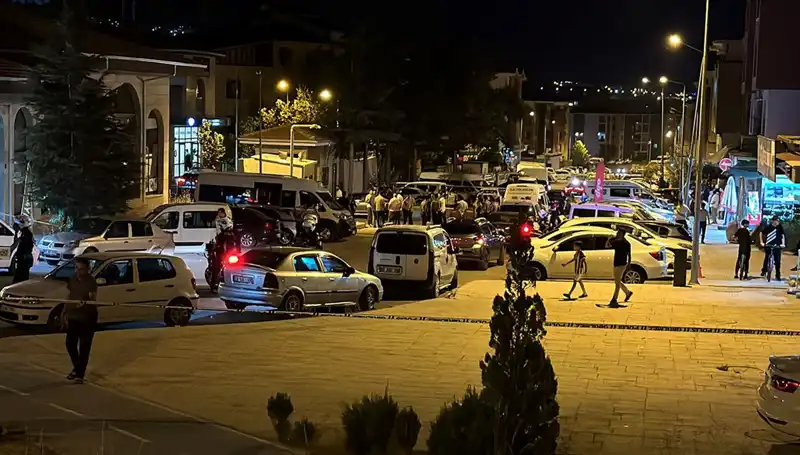 İki Aile Arasındaki Kargaşa: 1'i Ağır 3 Yaralı