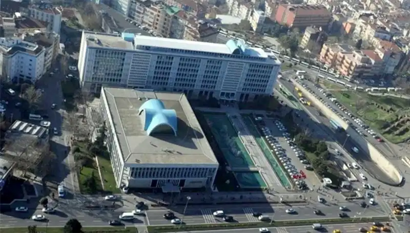 İstanbul Büyükşehir Belediyesi Yolsuzluk Soruşturmasında Şok Gelişme: Şüpheliler Adliyeye Sevk Edildi