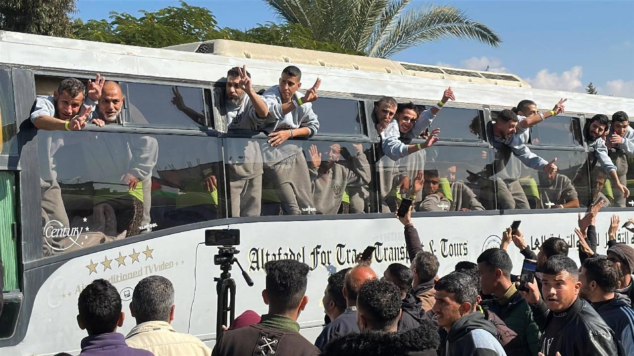 İsrail ve Hamas arasında gerçekleşen rehine takasında 183 Filistinli serbest bırakıldı.