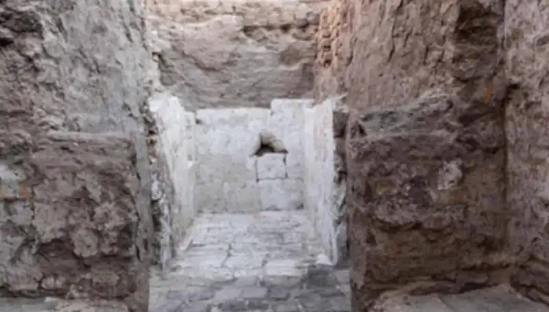 Mısır'da Tarihe Işık Tutan Keşif: 3.500 Yıl Öncesine Ait Kraliyet Mezarı Bulundu