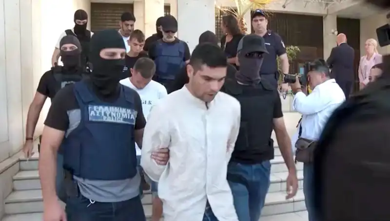 Atina'da Kan Donduran Cinayet: Profesörün Eski Eşi ve 4 Kişi Tutuklandı!