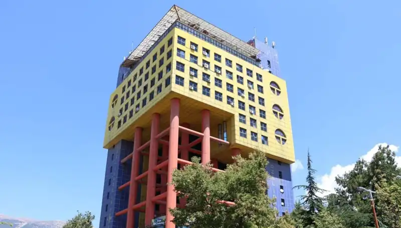 Dünyanın En Saçma Binası Franco-Fisca’nın Yerine Yeni Proje Başladı