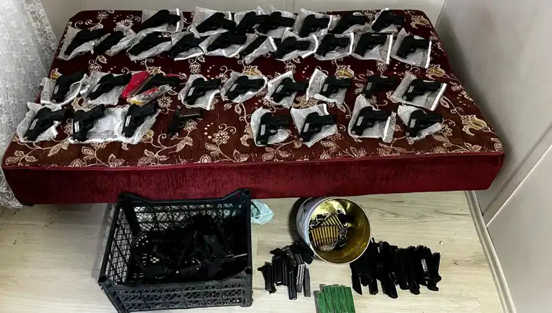 Gaziantep'te El Bombası ve 45 Silah Ele Geçirildi: Detaylar Şok Edici!