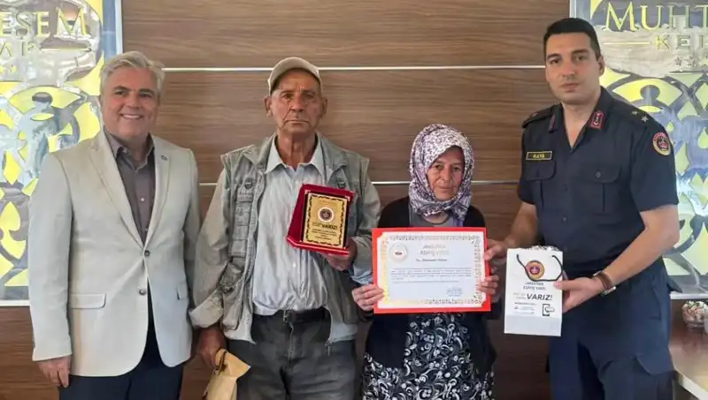 Jandarmaya Evi Bağışlayan Aile, Duygusal Anlar Yaşattı