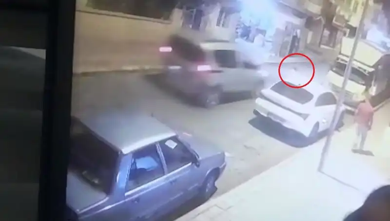 Yola Aniden Fırlayan Çocuğa Hafif Ticari Araç Çarptı: Olayın Detayları