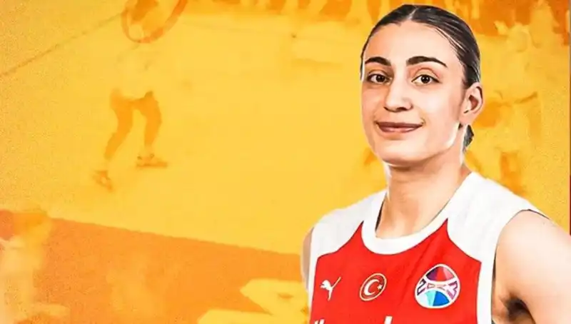 Galatasaray, Üç Yıldızıyla Sözleşme Yenileyerek Geleceğe Yatırım Yapıyor