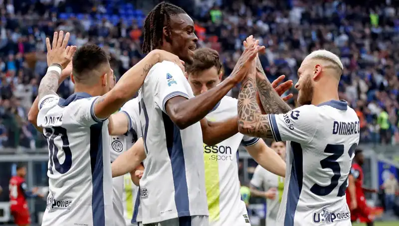 Serie A'da Zirve Yarışı Kızıştı: Şampiyon Play-Off ile Belirlenebilir!