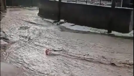 Sivas'ta Dolu Yağışı, Şehri Su Altında Bıraktı: Sel Felaketi Gözler Önünde