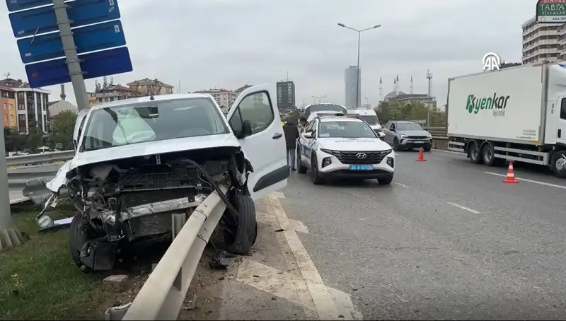 Otoyolda Meydana Gelen Feci Kaza: Bariyere Saplanarak Sona Erdi