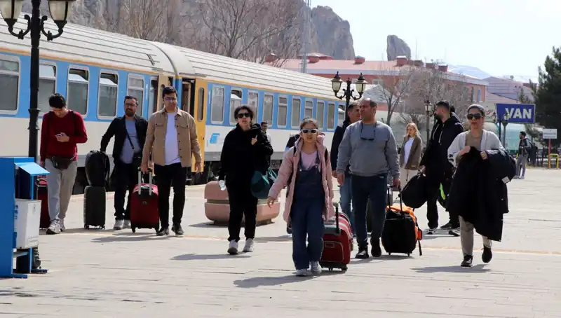 İranlı Turistlerin Nevruz Kutlamaları İçin Van’a Akın Etmesi Bekleniyor