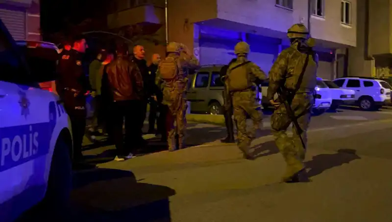 Dikkat Çeken Olay: Balkondan Ateş Açan Şahıs, Polisi Kandırdı!