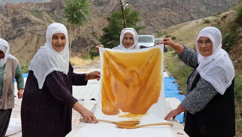 Yaz Aylarında Geleneksel Unlu Mamuller: Güneşle Kurutulmuş Lezzetler
