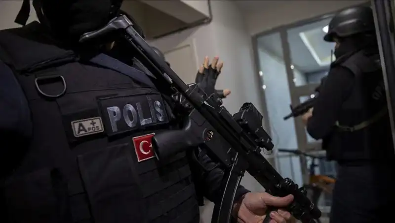 Samsun'da Devlet Güçleri 3 Bin 962 Sentetik Ecza Hapı Ele Geçirdi