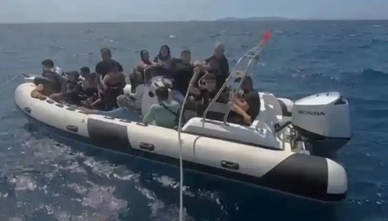 Düzensiz Göçmen Kurtarma Operasyonu: 15 Hayat Kurtarıldı