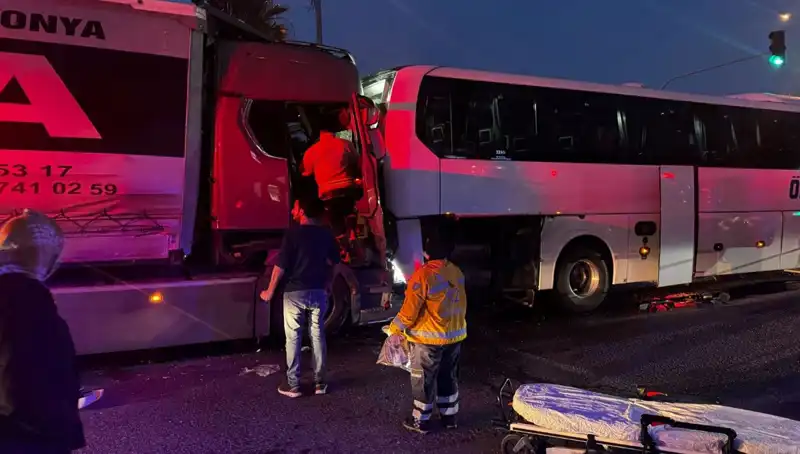 4 Araçlık Zincirleme Kazada Hayatını Kaybeden Kişinin Kimliği Belirlendi