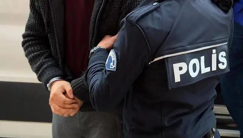 Sınırda Uyuşturucu Operasyonu: Narkotik Ekipleri Suçluları Ağa Düşürdü