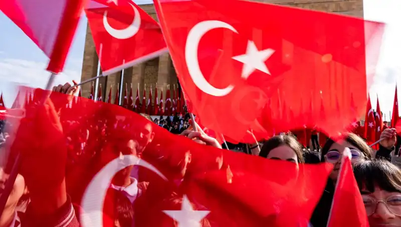 23 Nisan Coşkusuyla Dolup Taşan Türkiye'de Kutlamalar: Renkli Görüntüler