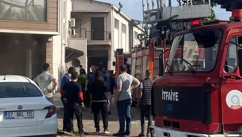 Mobilya Atölyesinde Yangın Paniği: Olayın Ardındaki Sebepler Neler?