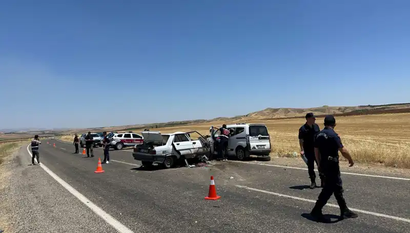 Adıyaman'da Feci Trafik Kazası: Dört Can Hayatını Kaybetti
