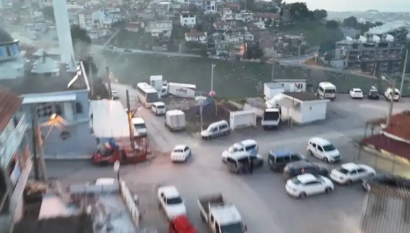 İzmir’de Uyuşturucu Operasyonları: 99 Gözaltı ve 133 Tutuklama Gerçekleşti