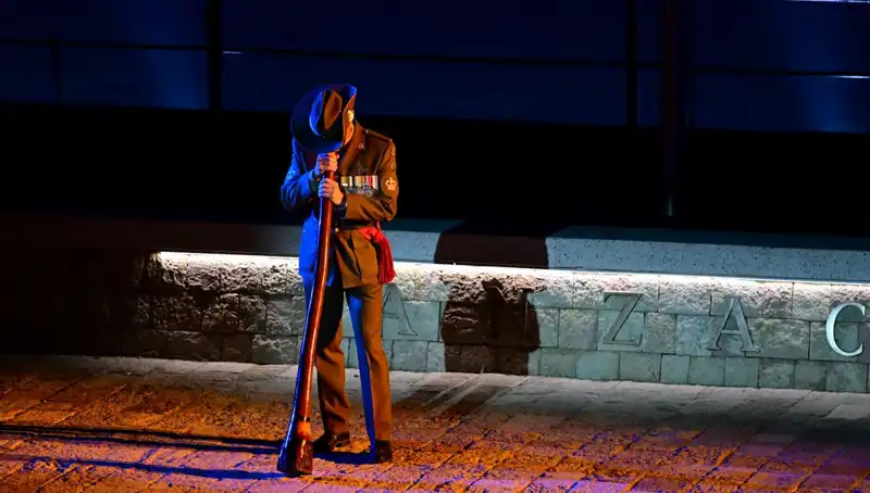 Anzak Koyu'nda Duygusal Bir Anma: "Şafak Ayini" Töreni Gerçekleşti
