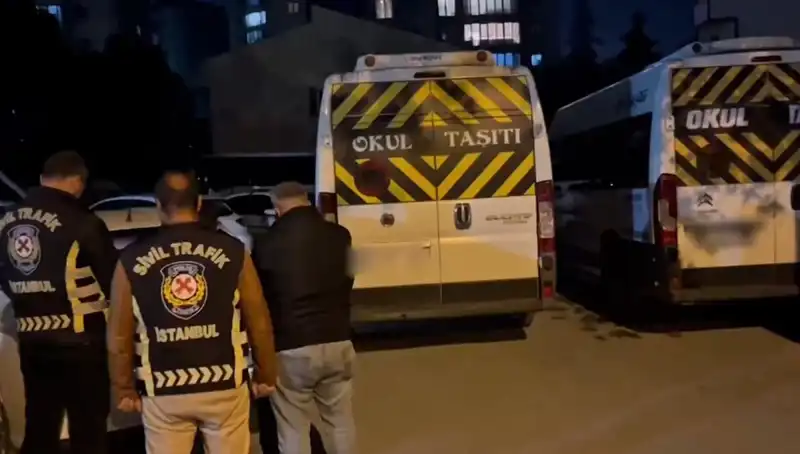 Sosyal Medyada Tepki Çeken Görüntüler: 2 Servis Sürücüsü Gözaltına Alındı