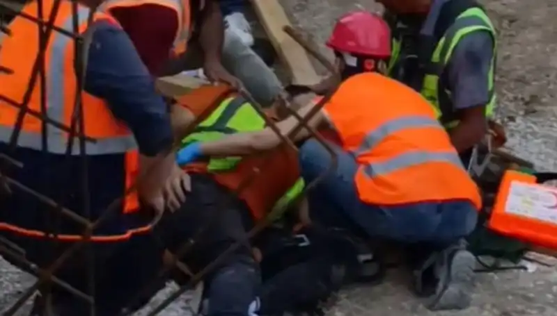 Adana'da İnşaat İş Kazası: İki İşçi Yaralandı, Olayın Ayrıntıları Ortaya Çıktı