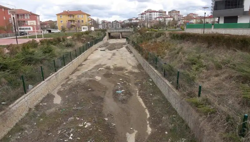 Kuraklık Tehlikesi: Coşkun Akışla Bilinen Nehirler Şimdi Tehdit Altında