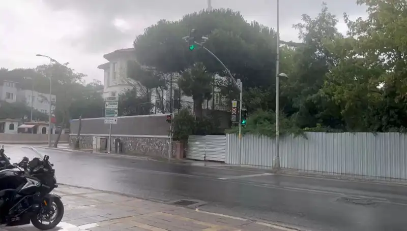 İstanbul'da Sağanak Yağışlarla Beklenen Hava Değişimi Gerçekleşti