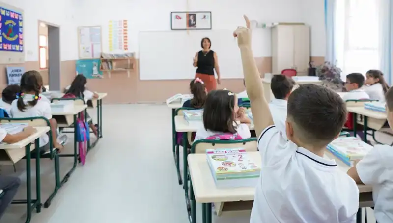 Öğretmenlerin Ek Ders Ücretleri Bayram Öncesi Hesaplarda mı?