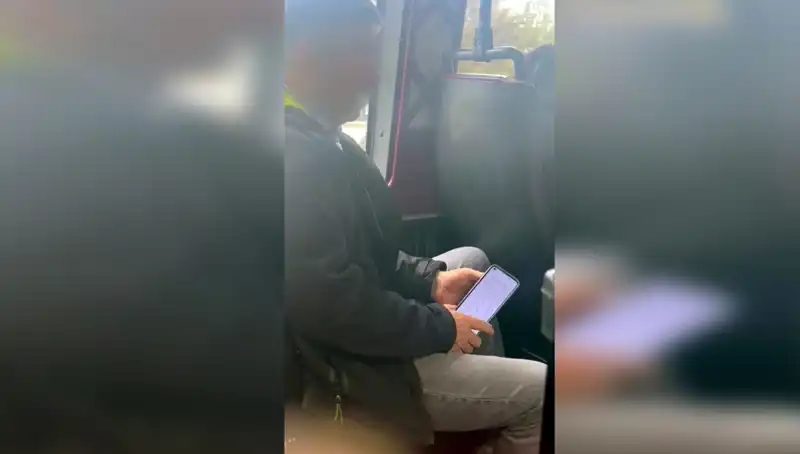 Minibüste Genç Kızı Taciz Eden Şüpheli, Polisi Şaşırtan Yöntemle Yakalandı