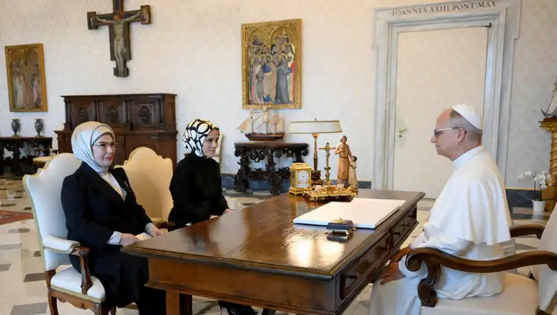 Emine Erdoğan ve Papa Leo'nun Tarihi Buluşması: Gazze Gündemi