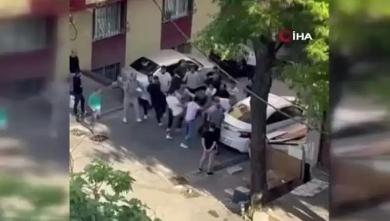 Madde Bağımlısına Sokak İntikamı: Bir Mahallelinin Dikkat Çekici Tepkisi