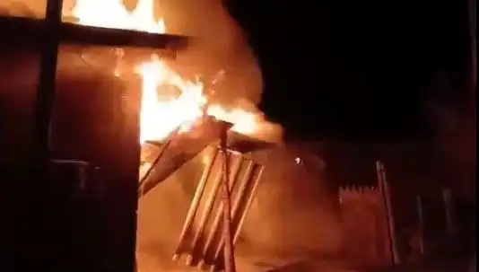Karabük’te Korkutan Yangın: İki Ev Küle Döndü, Sebebinin Sırrı Merak Ediliyor