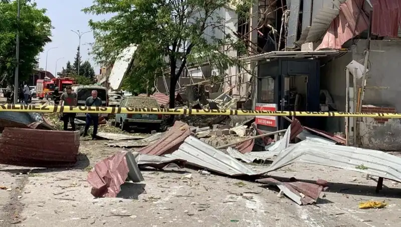 Gaziantep'te Fabrikada Patlama: Çok Sayıda Yaralı ve Soruşturma Başlatıldı