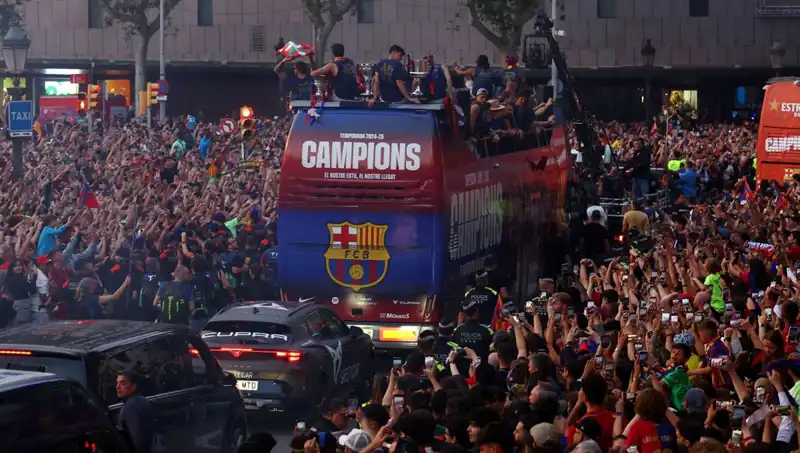 Barcelona Futbol Takımı, Taraftarlarıyla Unutulmaz Bir Gün Yaşadı