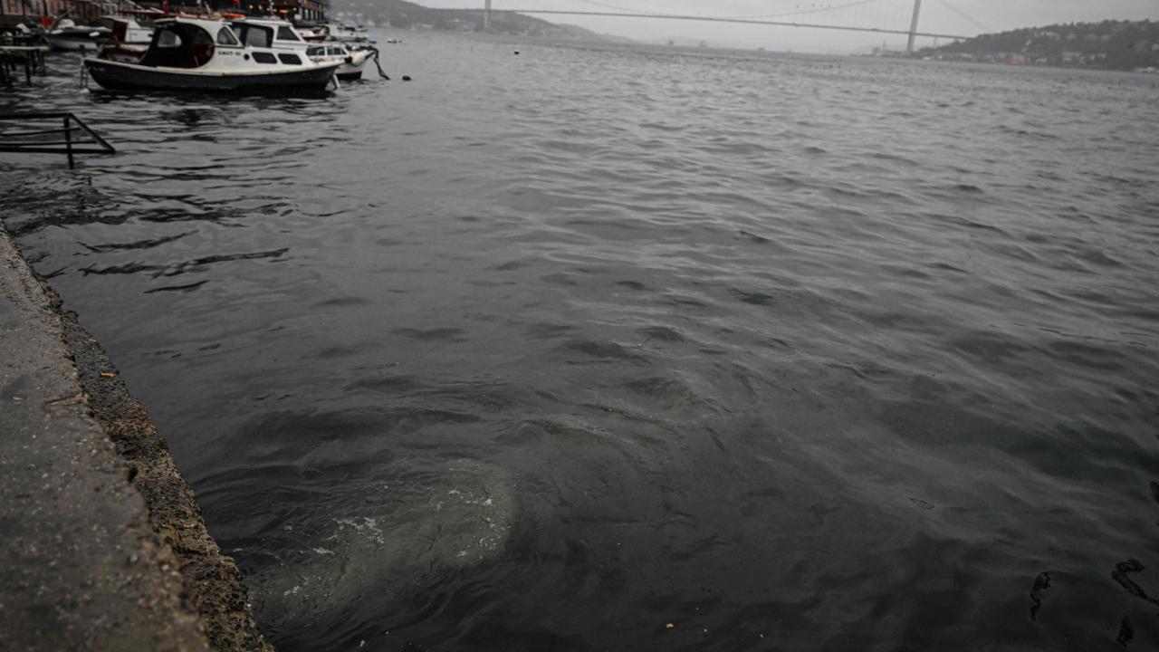 Üsküdar'da Kanalizasyon Suyu Denize Akmaya Devam Ediyor.